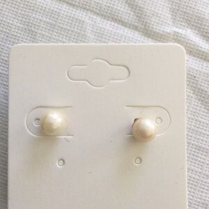 Elegant Real Pearls 14 k Stud Earrings